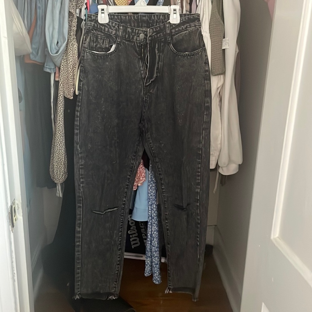 Black mom/boyfriend jeans